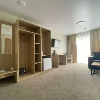 Гостиница Амакс Конгресс-отель Хабаровск Стандарт Улучшенный двухместный 1 кровать/ 2 кровати-2