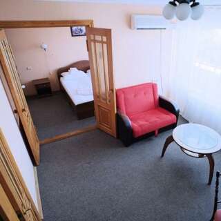 Гостиница Амакс Конгресс-отель Хабаровск Семейный номер-2