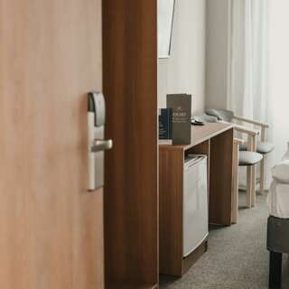 Гостиница Амакс Конгресс-отель Хабаровск Стандарт трехместный (3 кровати)-1