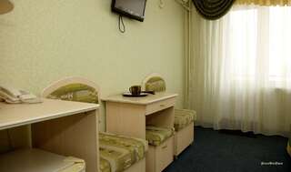 Гостиница Амакс Конгресс-отель Хабаровск Номер стандарт с 1 двуспальной кроватью-4